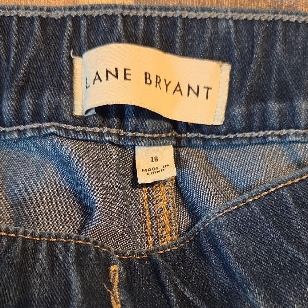 Lane Bryant Dark Blue Women's Cropped Jeans - Picture 2 of 5